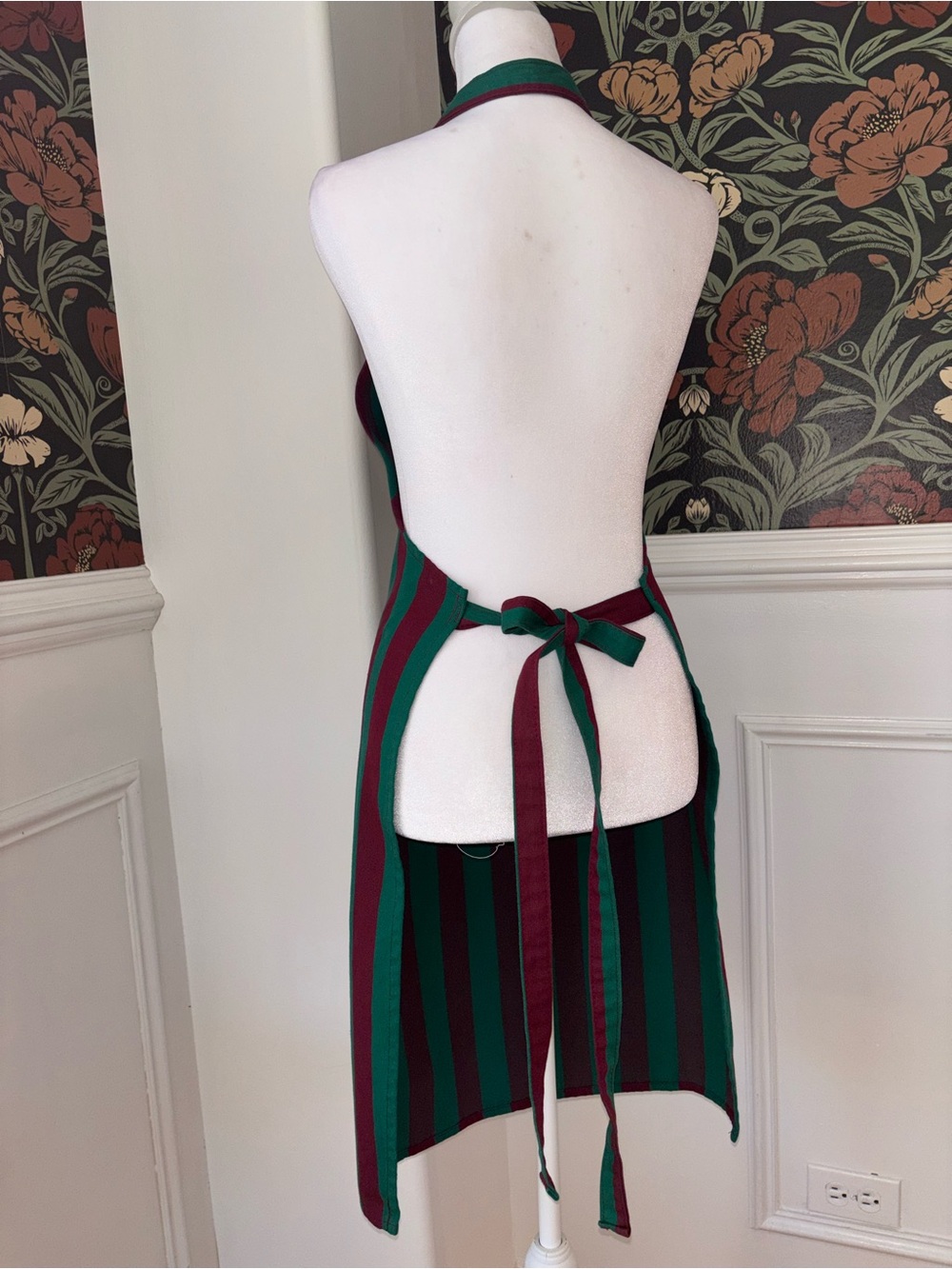 Vintage Striped Full Apron | Cottage Kitchen - Picture 6 of 7